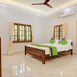 Itsy Palm Grove By D2v 3*, Kochi India